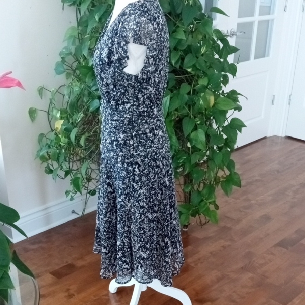 Elegant Black And Multi Color Midi Dress - Picture 3 of 15